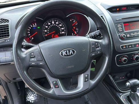 Used 2014 Kia Sorento LX image 19