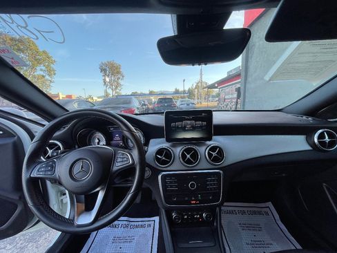 Used 2016 Mercedes-Benz GLA 250 image 9