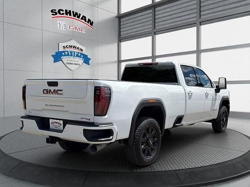 Used 2026 GMC Sierra 2500 AT4 AWD/4WD image 4
