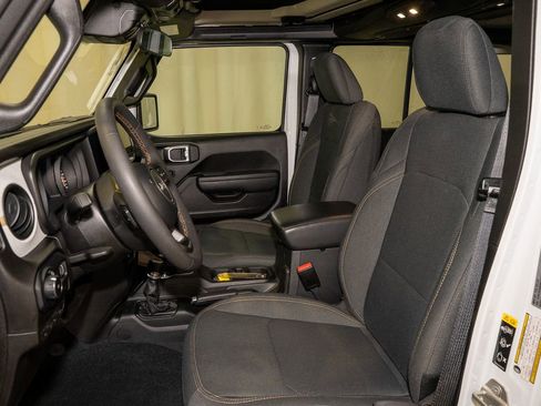 Used 2024 Jeep Wrangler Sport S image 10