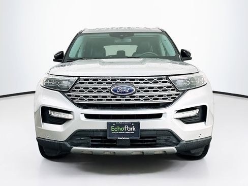 Used 2021 Ford Explorer Limited w/ Equipment Group 301A AWD/4WD image 2