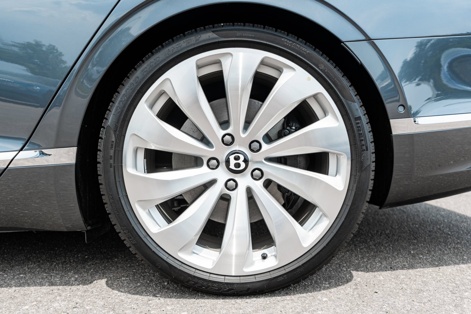 Certified 2026 Bentley Flying Spur V8 AWD/4WD image 7