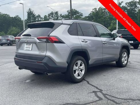 Used 2020 Toyota RAV4 XLE AWD/4WD image 5