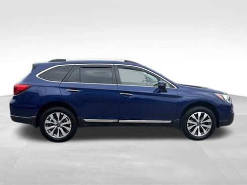 Used 2017 Subaru Outback 3.6R Touring AWD/4WD image 8