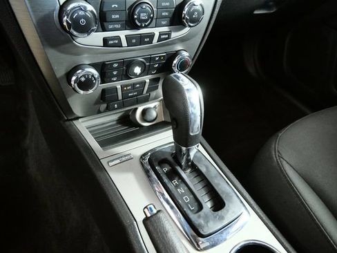 Used 2010 Ford Fusion SE FWD image 19