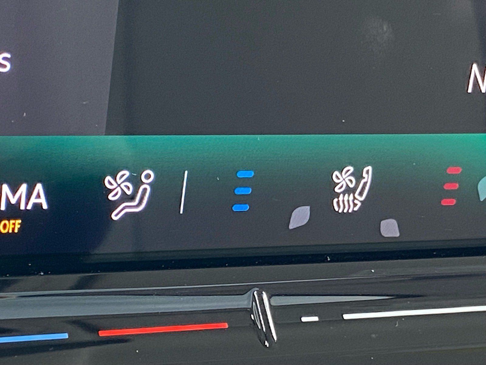 Used 2025 Volkswagen ID. Buzz 1st Edition AWD/4WD image 14