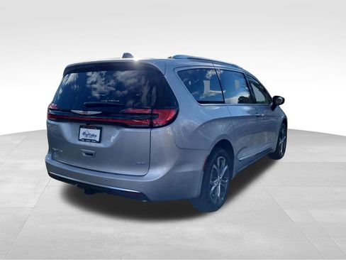 New 2026 Chrysler Pacifica Pinnacle w/ Trailer Tow Group image 5