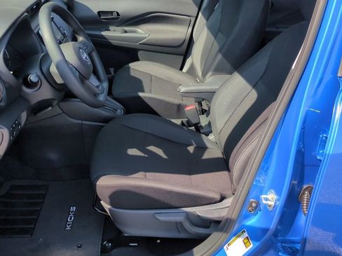 New 2025 Nissan Kicks Play S image 11