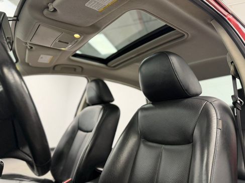 Used 2019 Nissan Sentra SR w/ Premium Package (SR) FWD image 36