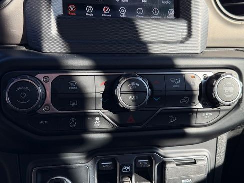 Certified 2019 Jeep Wrangler Unlimited Sport S image 25