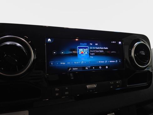 Used 2024 Mercedes-Benz Sprinter 2500 image 23