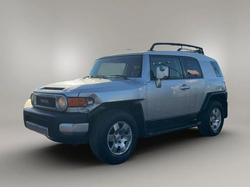Used 2007 Toyota FJ Cruiser 2WD image 1
