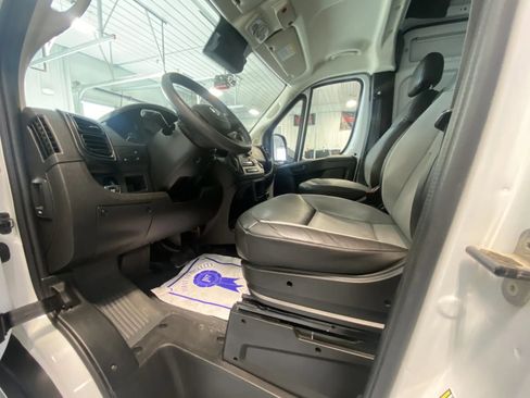 Used 2025 RAM ProMaster 2500 w/ Convenience Group FWD image 9