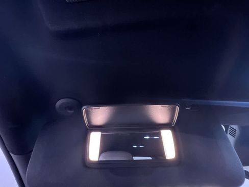 Used 2025 Chevrolet Traverse LT image 33