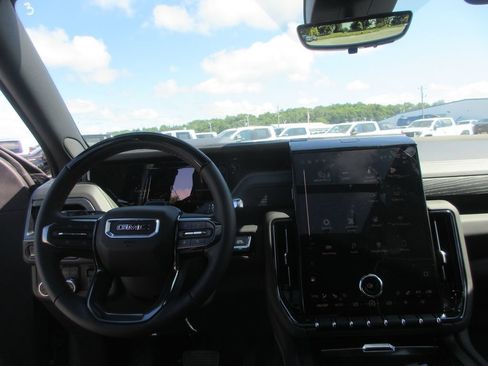 New 2026 GMC Yukon AT4 Ultimate AWD/4WD image 16