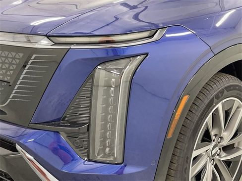 New 2026 Cadillac Vistiq Sport w/ LPO, Floor Liner Package image 15