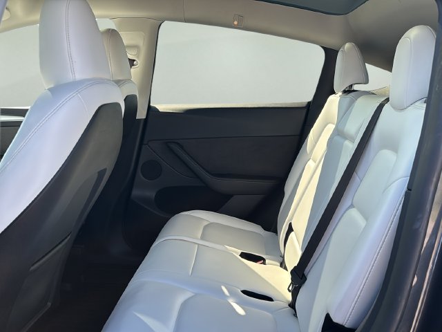 Used 2024 Tesla Model Y Long Range AWD/4WD image 15