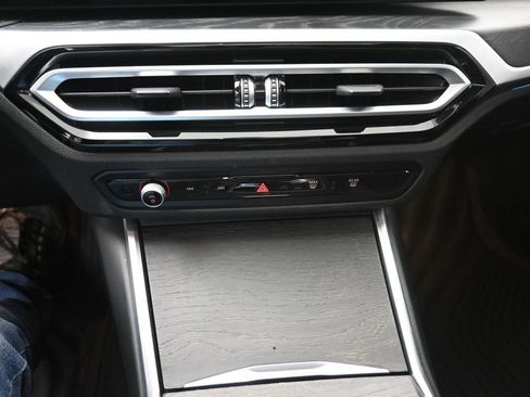 Used 2023 BMW 330i Sedan w/ Driving Assistance Package RWD image 9