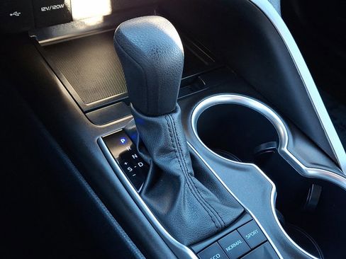 Used 2024 Toyota Camry LE image 13