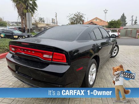 Used 2012 Dodge Charger SE image 3