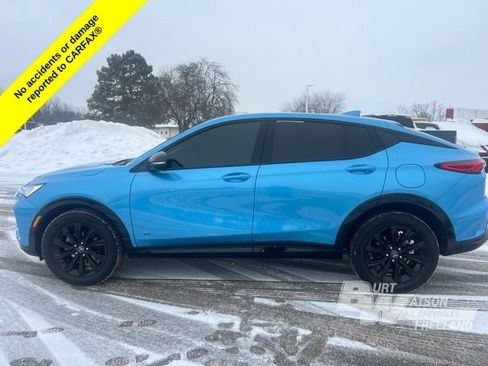 Used 2025 Buick Envista Sport Touring image 3