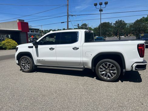 Used 2022 GMC Sierra 1500 Denali w/ Denali Reserve Package AWD/4WD image 7