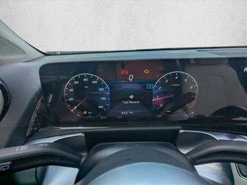 Used 2026 Mercedes-Benz GLB 250 image 7
