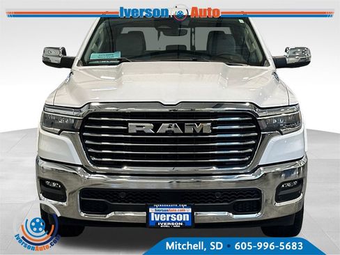 Used 2025 RAM 1500 Laramie AWD/4WD image 3