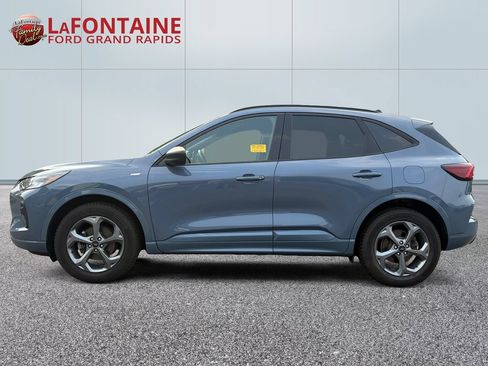 Used 2023 Ford Escape ST-Line w/ Tech Pack #1 AWD/4WD image 4