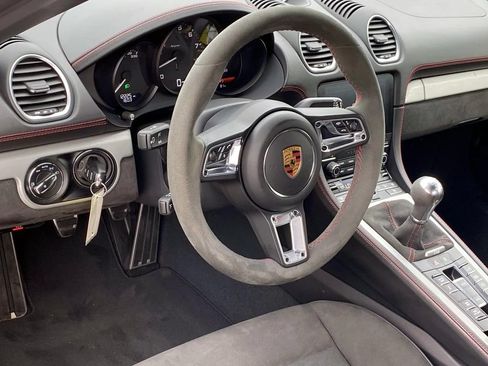 Used 2021 Porsche 718 Boxster Spyder RWD image 10