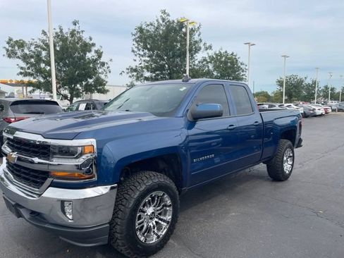 Used 2017 Chevrolet Silverado 1500 LT w/ All Star Edition AWD/4WD image 5