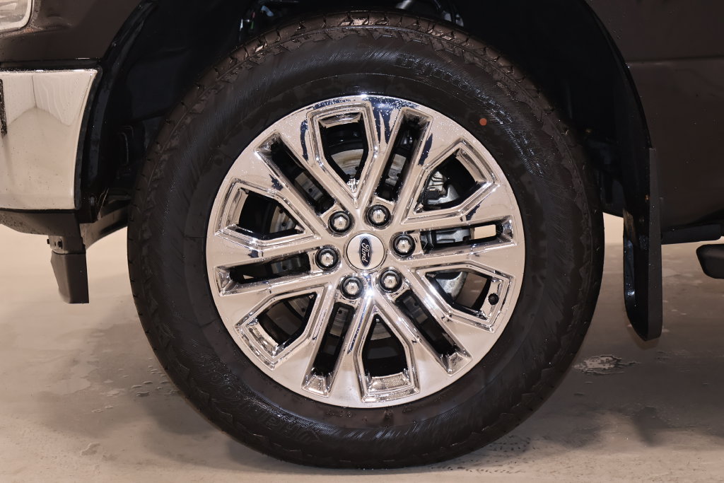 Used 2020 Ford F150 XLT w/ Equipment Group 302A Luxury AWD/4WD image 41