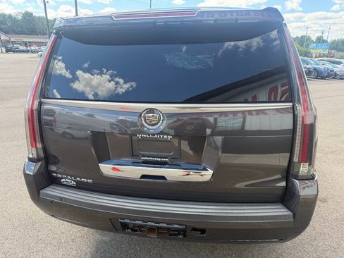 Used 2015 Cadillac Escalade Luxury AWD/4WD image 8