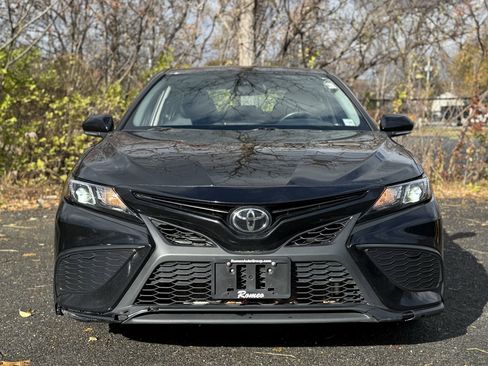 Used 2023 Toyota Camry SE image 13