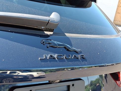 Used 2025 Jaguar F-PACE R-Dynamic S image 32