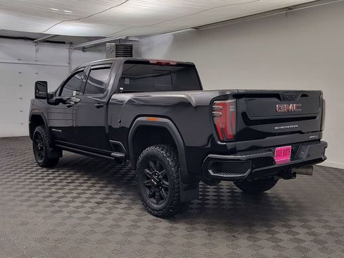 Used 2025 GMC Sierra 2500 AT4 w/ Technology Package image 3