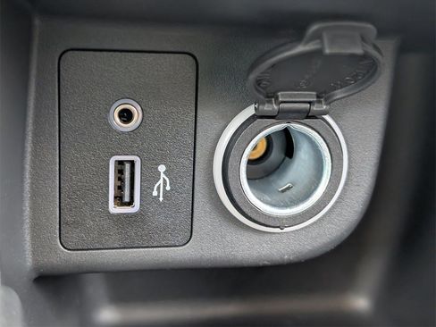 Certified 2025 Nissan Kicks Play S image 18