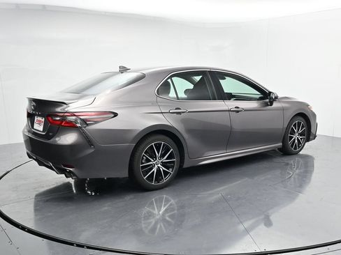 Used 2024 Toyota Camry SE FWD image 8