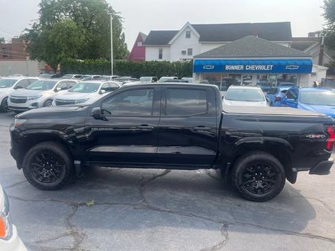 Used 2025 Chevrolet Colorado W/T w/ Advanced Trailering Package AWD/4WD image 6