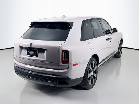 Certified 2022 Rolls-Royce Cullinan w/ Dark Exterior Package AWD/4WD image 6