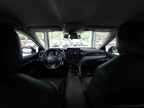 Used 2024 Toyota Camry SE FWD image 19