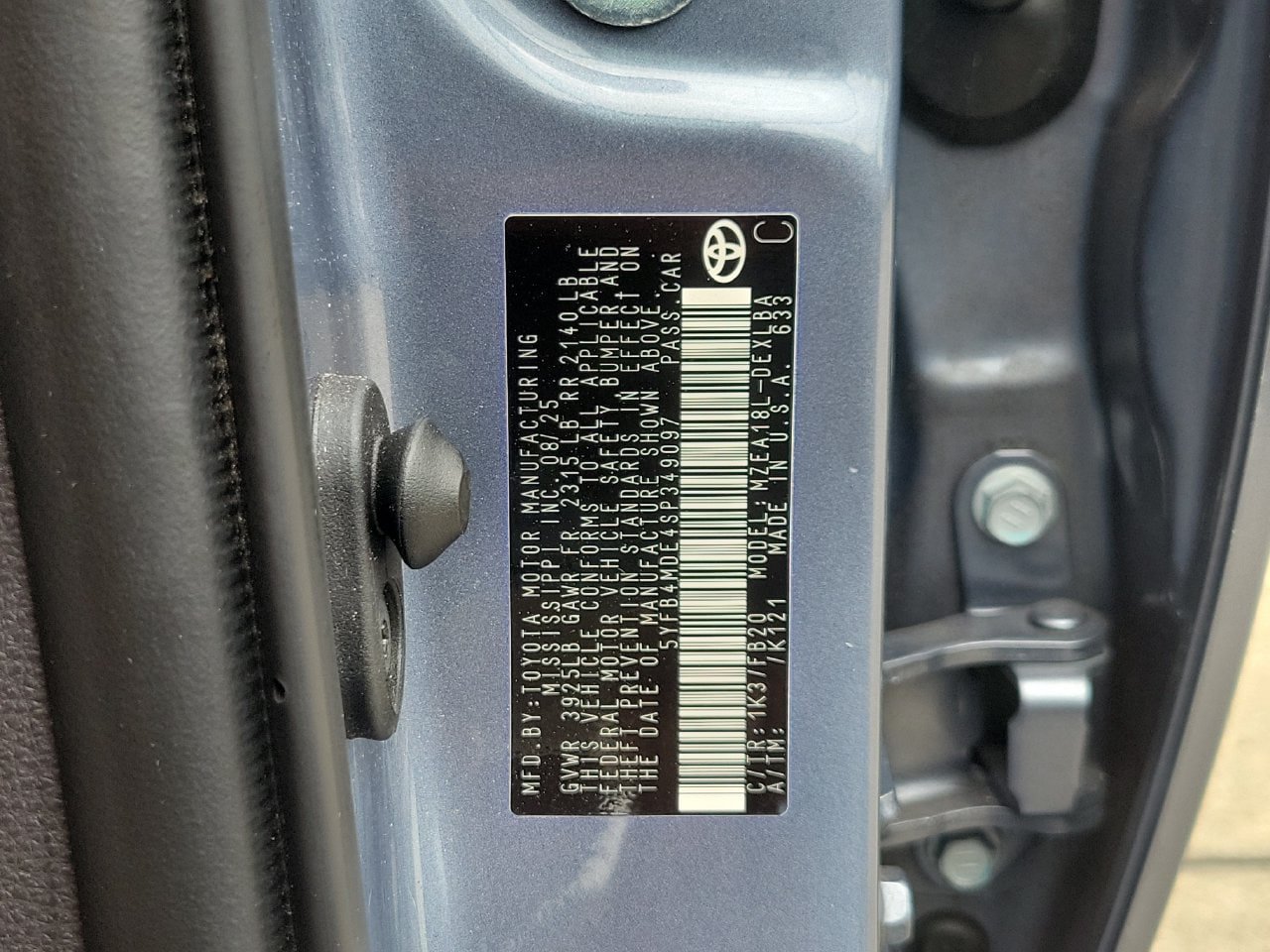 Used 2025 Toyota Corolla LE FWD image 32