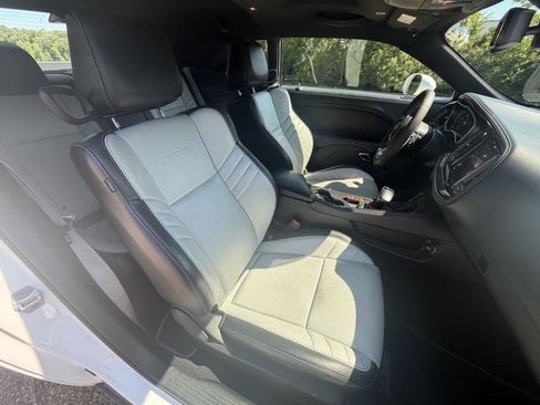 Used 2023 Dodge Challenger SRT Hellcat RWD image 19