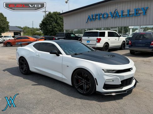 Used 2022 Chevrolet Camaro SS RWD image 1