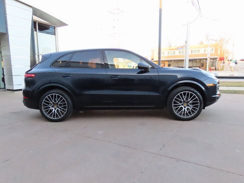 Used 2019 Porsche Cayenne image 8