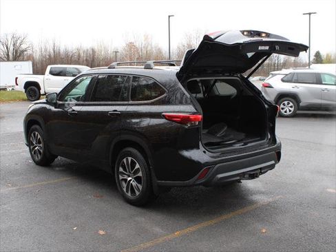 Certified 2021 Toyota Highlander XLE image 7