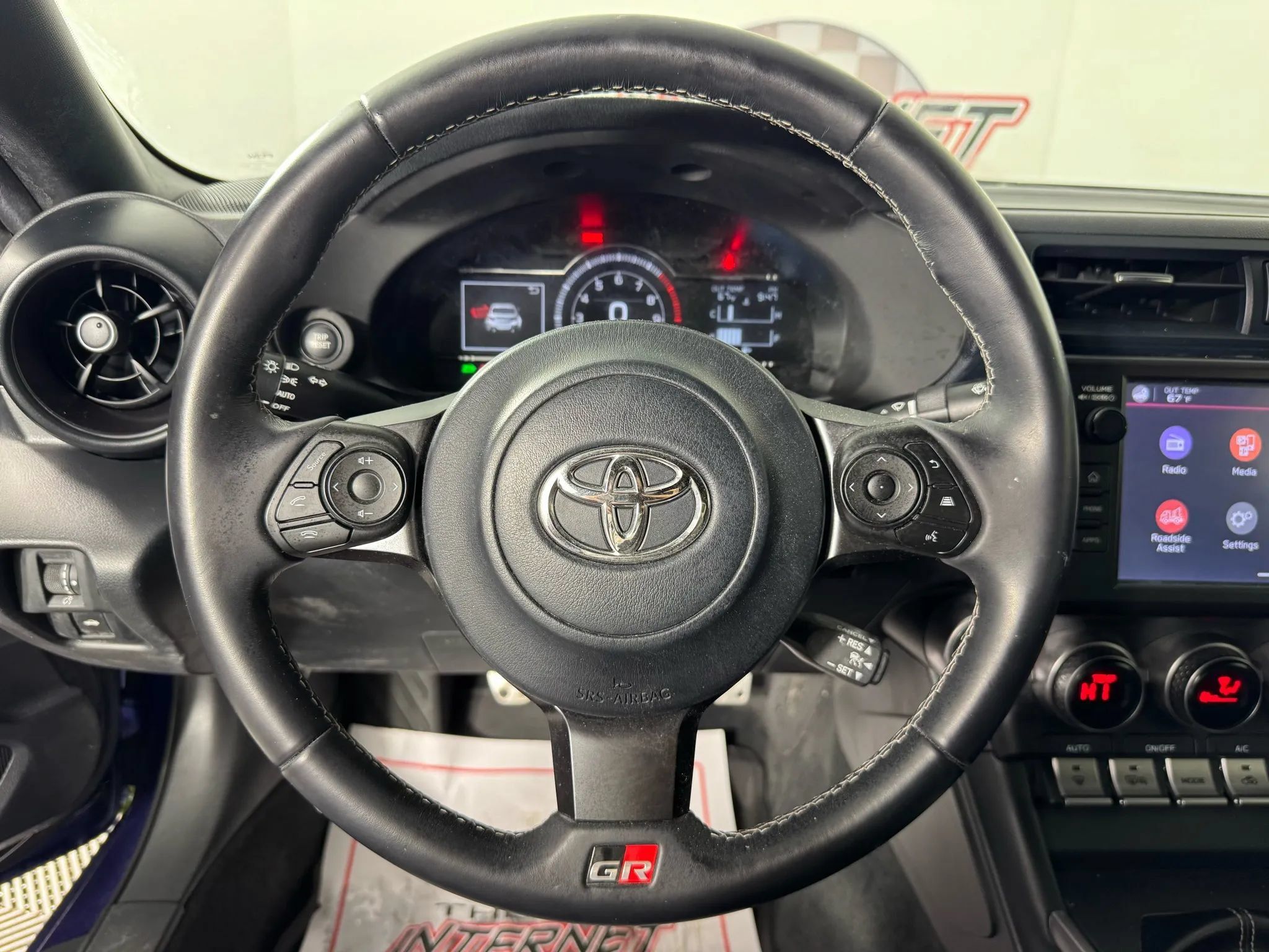 Used 2024 Toyota GR86 Premium RWD image 12