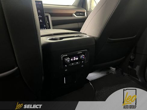 Used 2025 GMC Yukon Denali AWD/4WD image 30