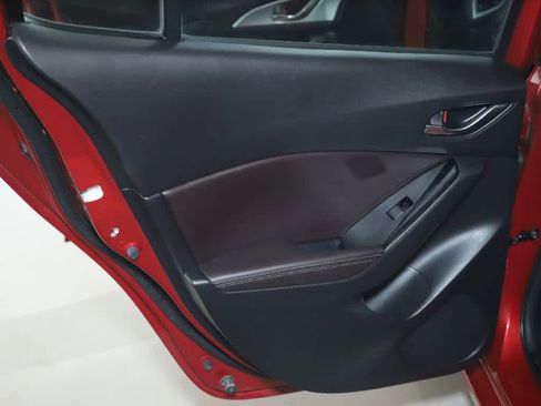 Used 2018 MAZDA MAZDA3 Touring FWD image 13