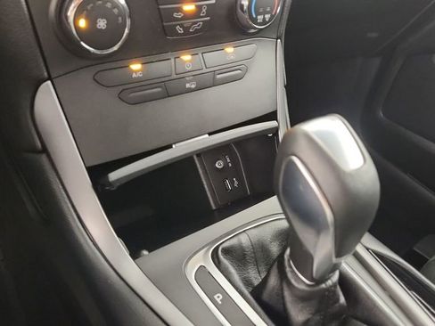 Used 2015 Ford Edge SE FWD image 14
